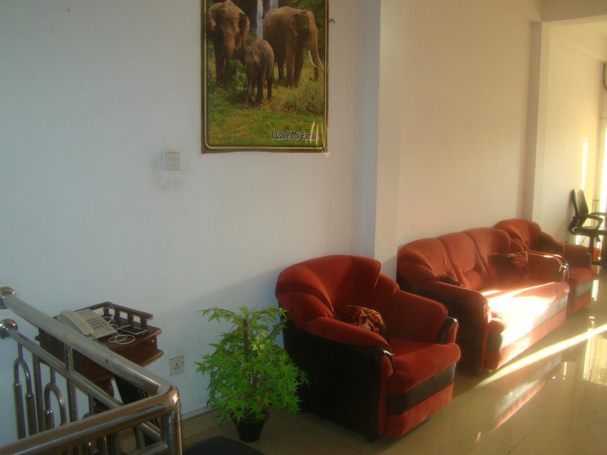 Down Town Hotel Ponnarankulama Εξωτερικό φωτογραφία